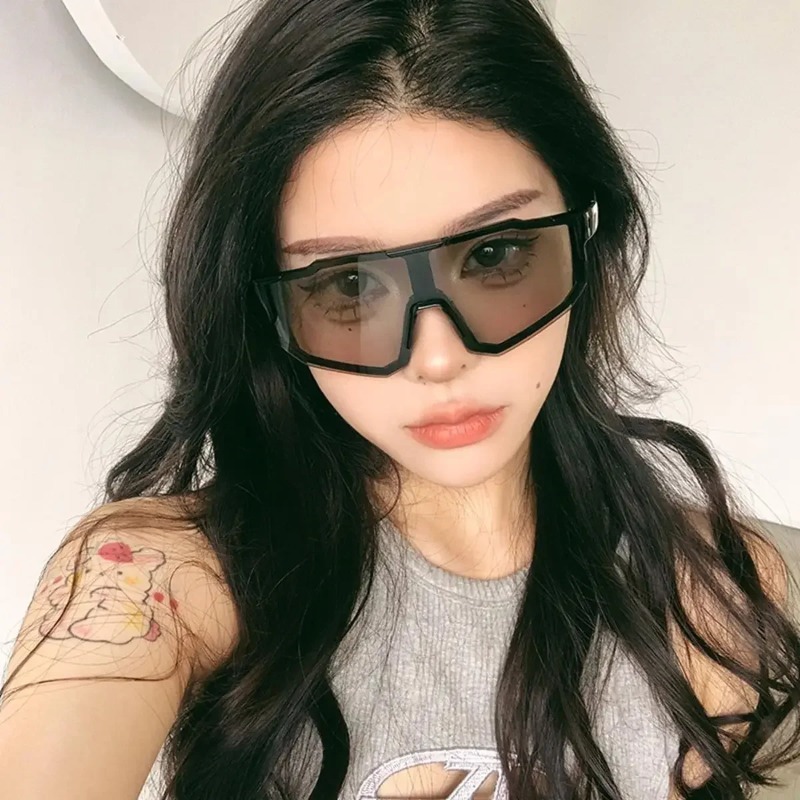 แว่นกันแดดทรงสี่เหลี่ยมกรอบใหญ - Outdoor Sport Glasses บทวิจารณ์และราคา